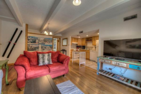 Ski Breck Condo - Clubhouse & Free Breck Shuttle!